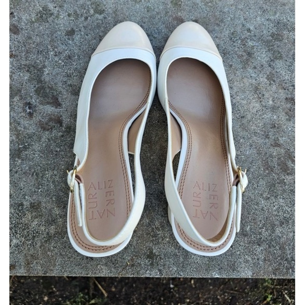 Naturalizer Sophie Pumps Womens 9.5 White Cream Cap Toe Block Heel Slingback ~ - Picture 8 of 8